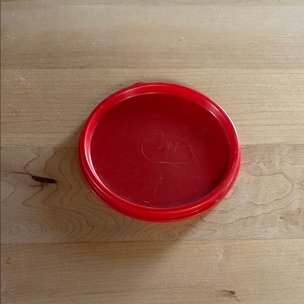 Tupperware Red and White Lid Set - Picture 6 of 6